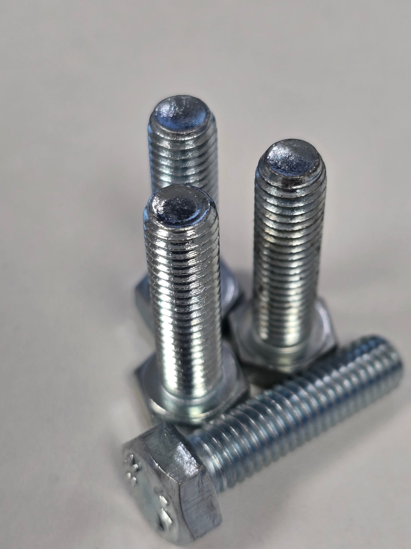 M8 Hex Head Bolt - 8.8 Zinc (Pack of 4)