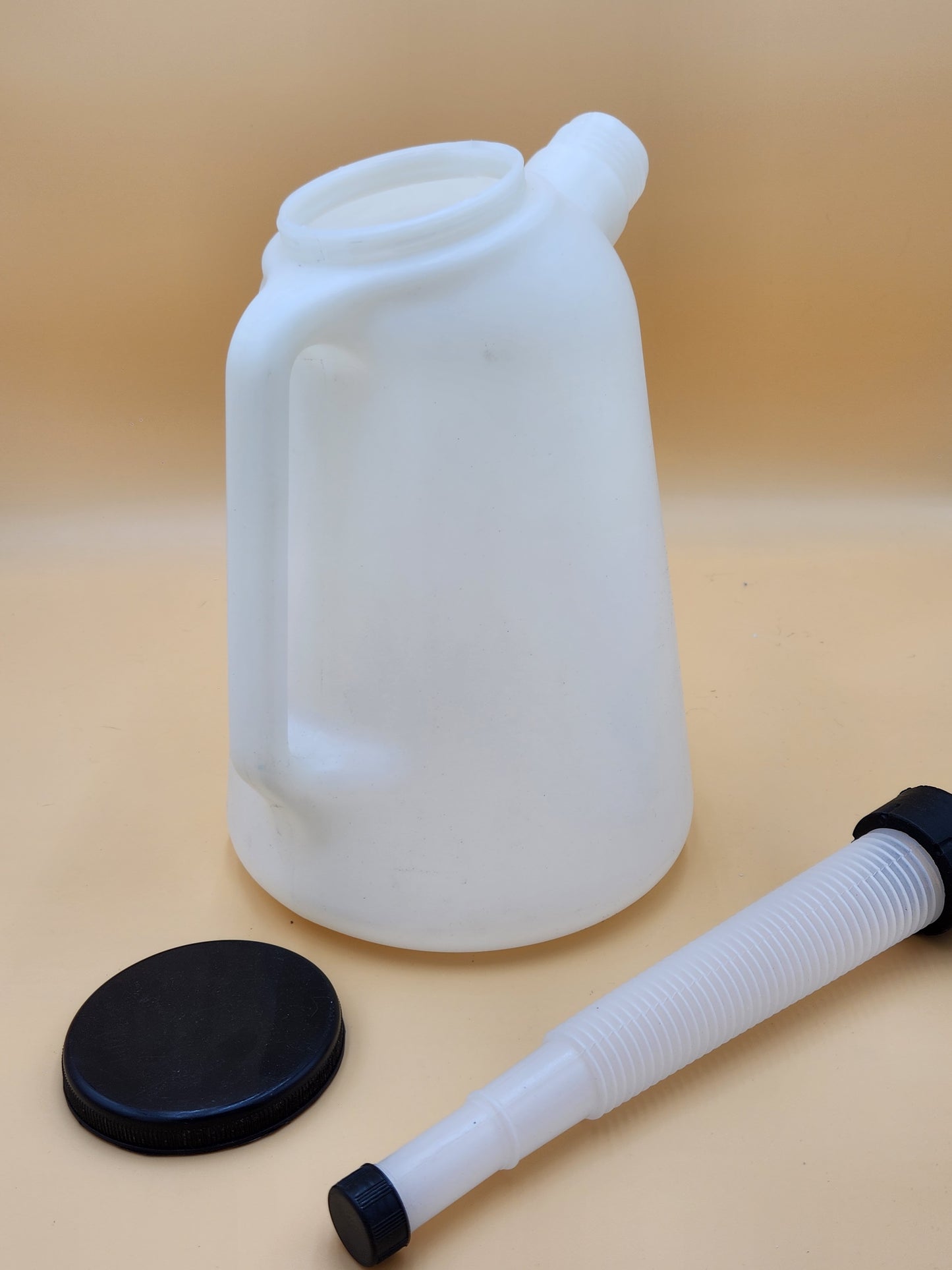 Plastic 5Ltr fuel jug + funnel